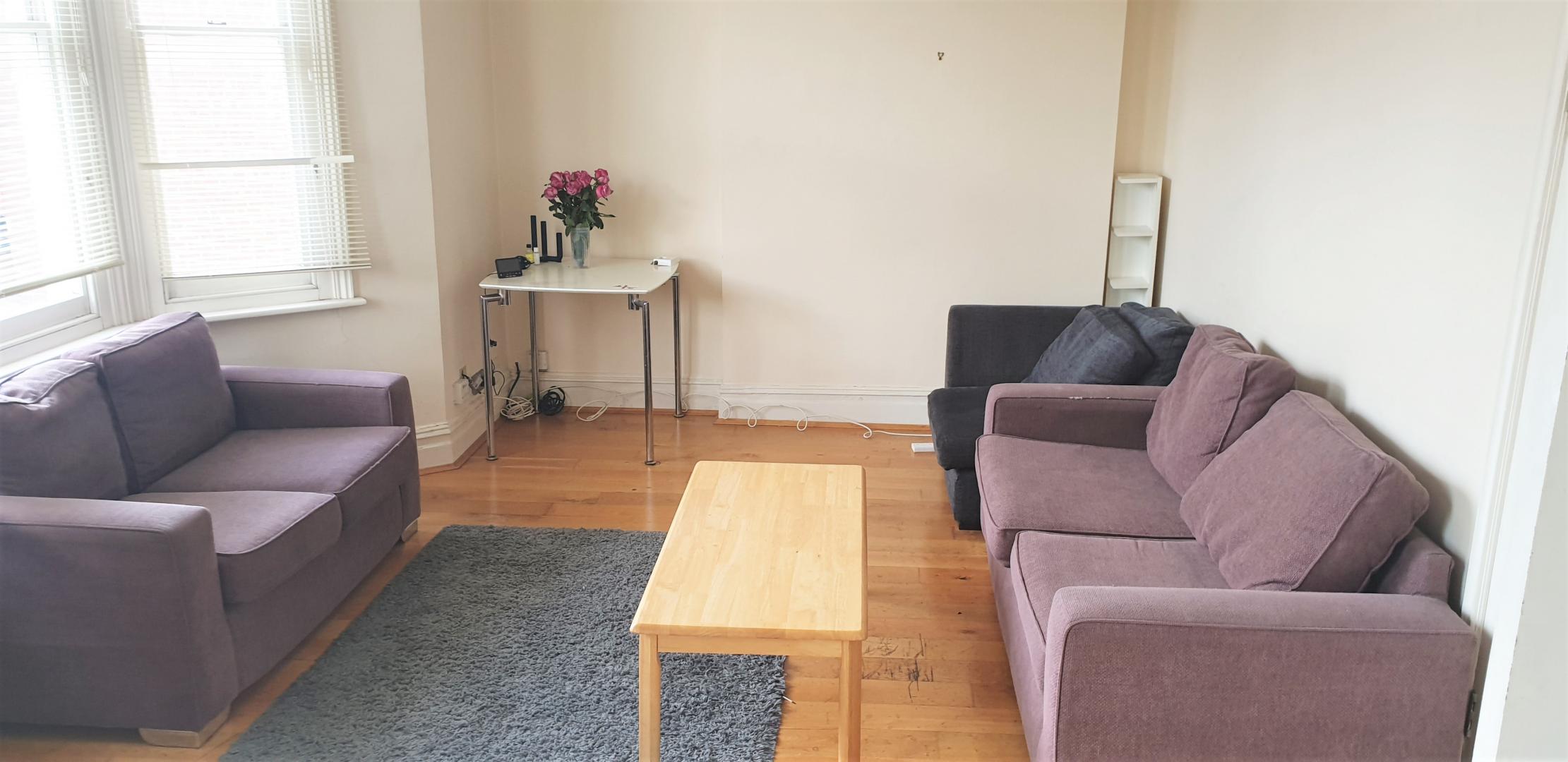 			3 Bedroom, 1 bath, 1 reception Flat			 Ebbsfleet Road , KILBURN