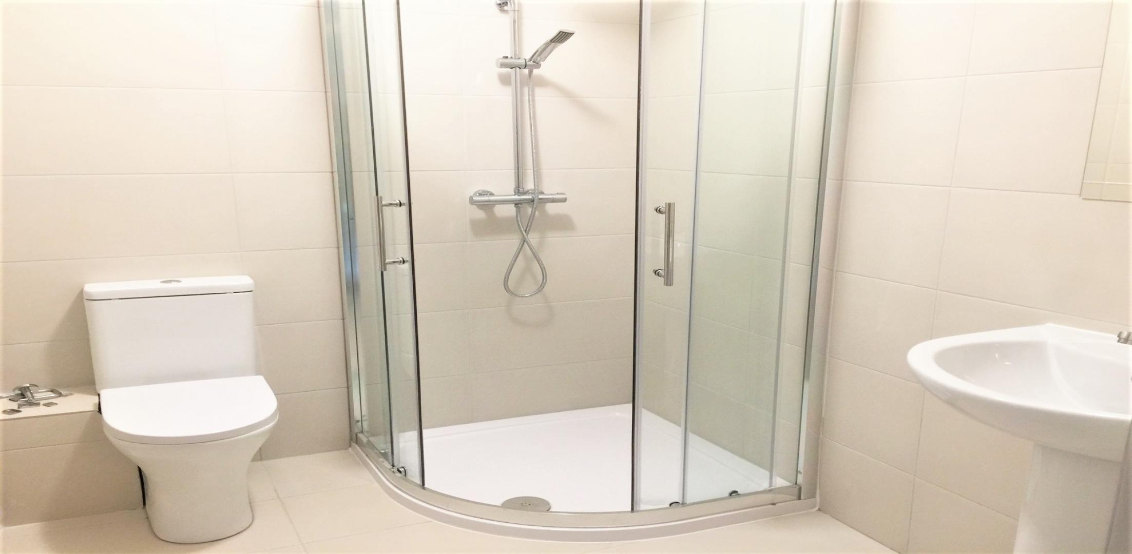 			PRIVATE GARDEN, 4 Bedroom, 1 bath, 1 reception Flat			 Dyne Road, KILBURN