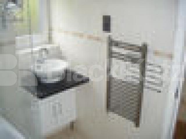 			Stones throw to Heath, 3 Bedroom, 1 bath, 1 reception Flat			 South End Close, HAMPSTEAD