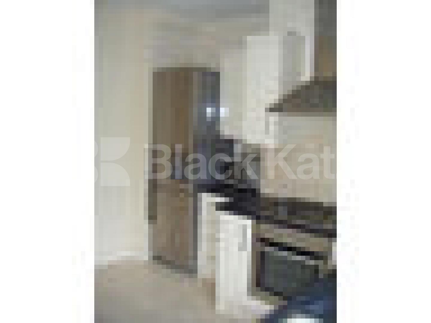 			Stones throw to Heath, 3 Bedroom, 1 bath, 1 reception Flat			 South End Close, HAMPSTEAD