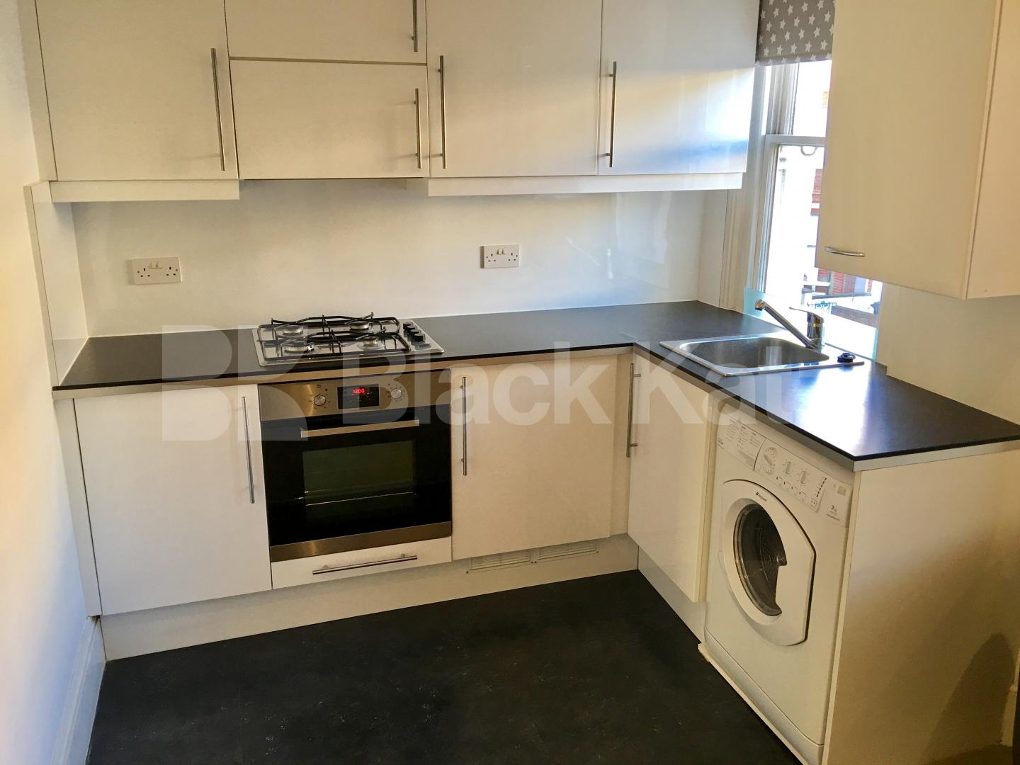 			LET, 1 Bedroom, 1 bath, 1 reception Apartment			 Handforth Road, Oval