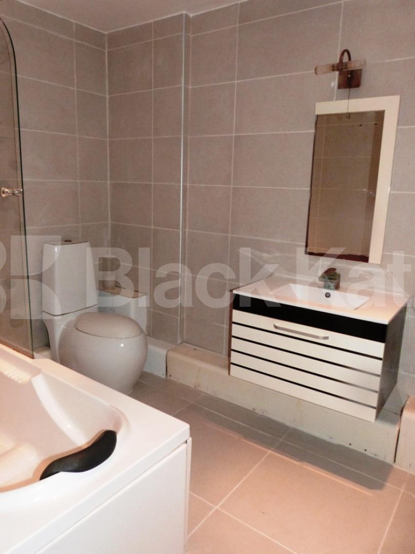 			2 Bedroom, 1 bath, 1 reception Flat			 High Street, Hornsey