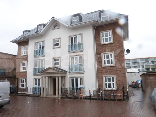 			2 Bedroom, 1 bath, 1 reception Flat			 High Street, Hornsey