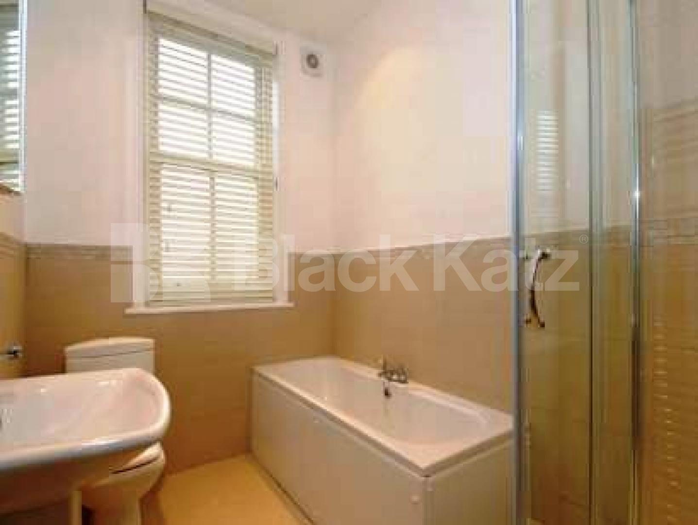 			NEW ON THE MARKET!!!, 3 Bedroom, 1 bath, 1 reception Flat			 Jacksons Lane, HIGHGATE