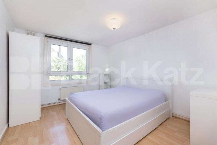 one-bedroom apartment offers modern living in a charming North London setting Hilldrop Crescent, Camden Borders 