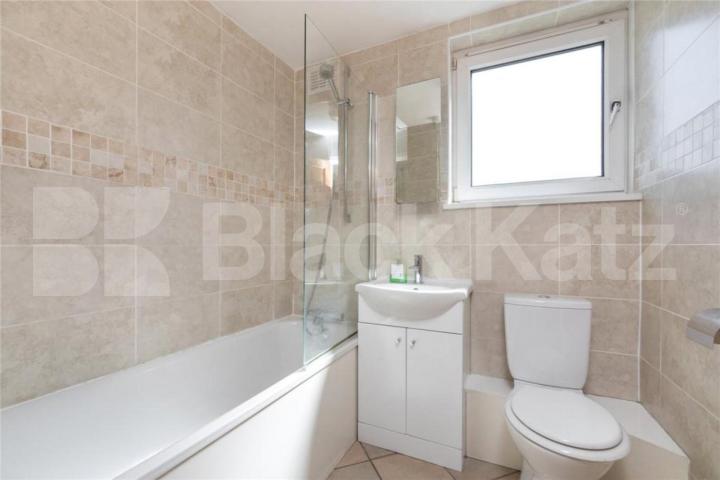 one-bedroom apartment offers modern living in a charming North London setting Hilldrop Crescent, Camden Borders 