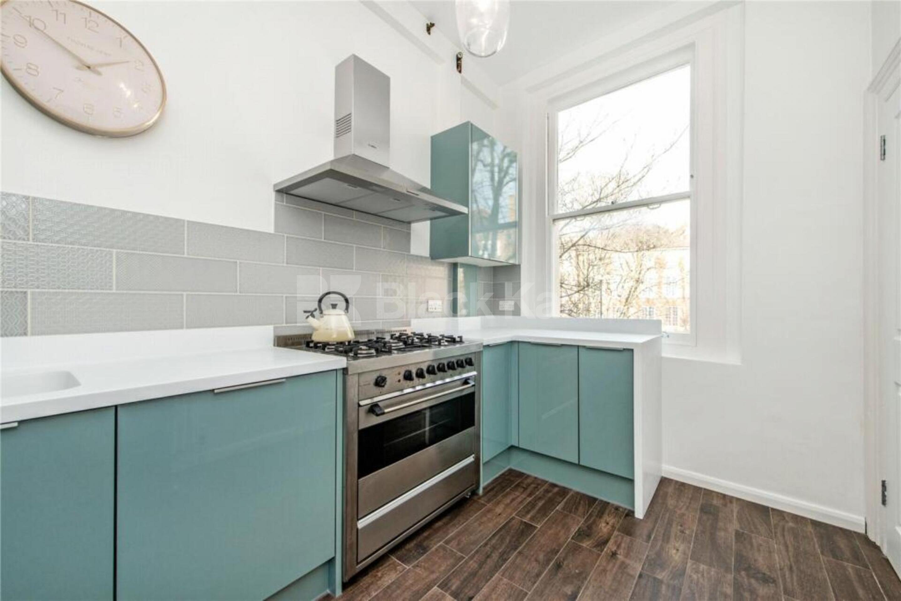 Bright & Airy 1-Bedroom Apartment with Period Charm Hilldrop Road, Camden / Tufnell Park  N7