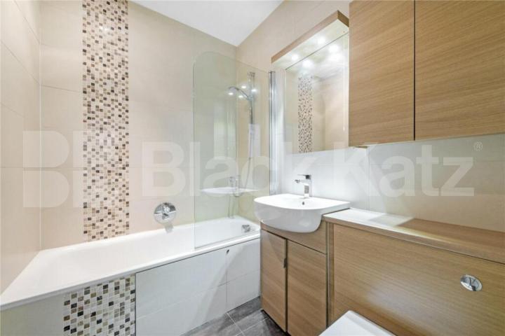 Bright & Airy 1-Bedroom Apartment with Period Charm Hilldrop Road, Camden / Tufnell Park 