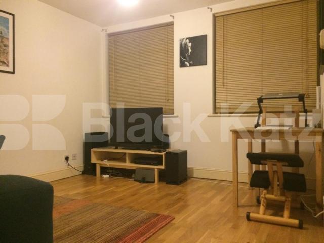 			1 Bedroom, 1 bath, 1 reception Ground Floor Flat			 Crouch End Hill, Crouch End