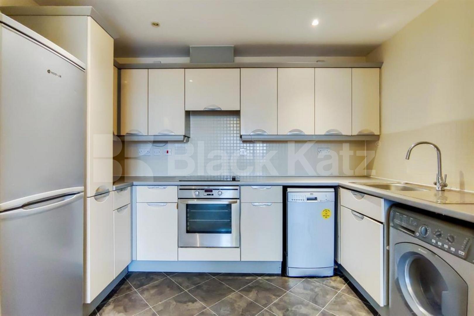 Beautiful 2-Bedroom Apartment in Modern Hungerford Road Development Hungerford Road, Islington / Caledonian Road