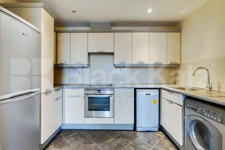 Beautiful 2-Bedroom Apartment in Modern Hungerford Road Development Hungerford Road, Islington / Caledonian Road