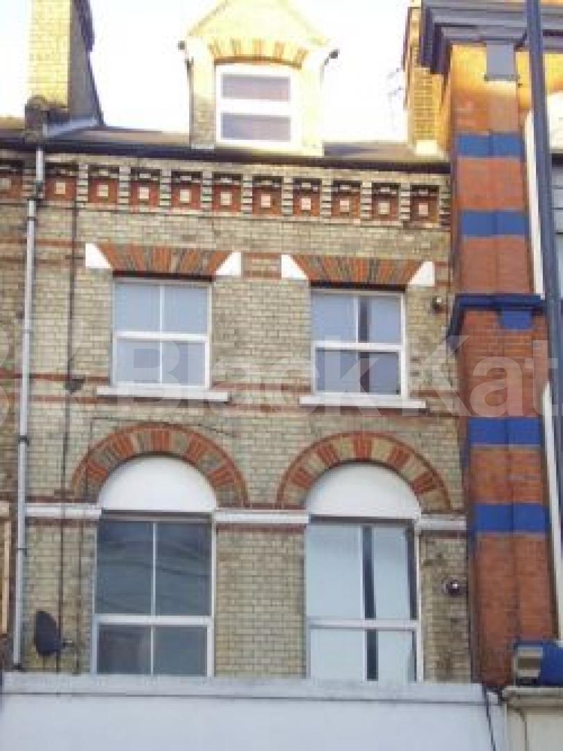 			1 Bedroom, 1 bath, 1 reception Flat			 Holloway Road, UPPER HOLLOWAY N19