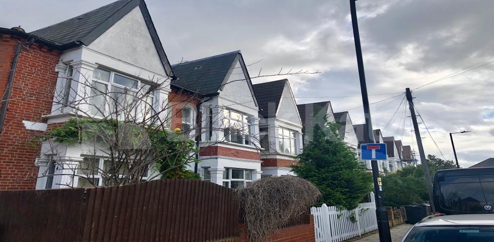 			NEW INSTRUCTION, 2 Bedroom, 1 bath, 1 reception Apartment			 Conyers Road, Streatham