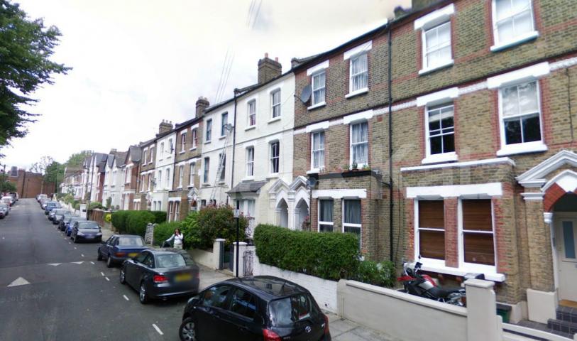 			NEW INSTRUCTION!, 2 Bedroom, 1 bath, 1 reception Flat			 Cheverton Road, WHITEHALL PARK