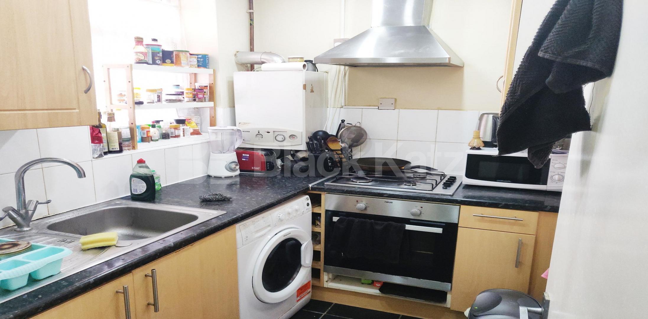 			LET , 3 Bedroom, 1 bath, 0 reception Apartment			 Hankey place , London Bridge / Borough   