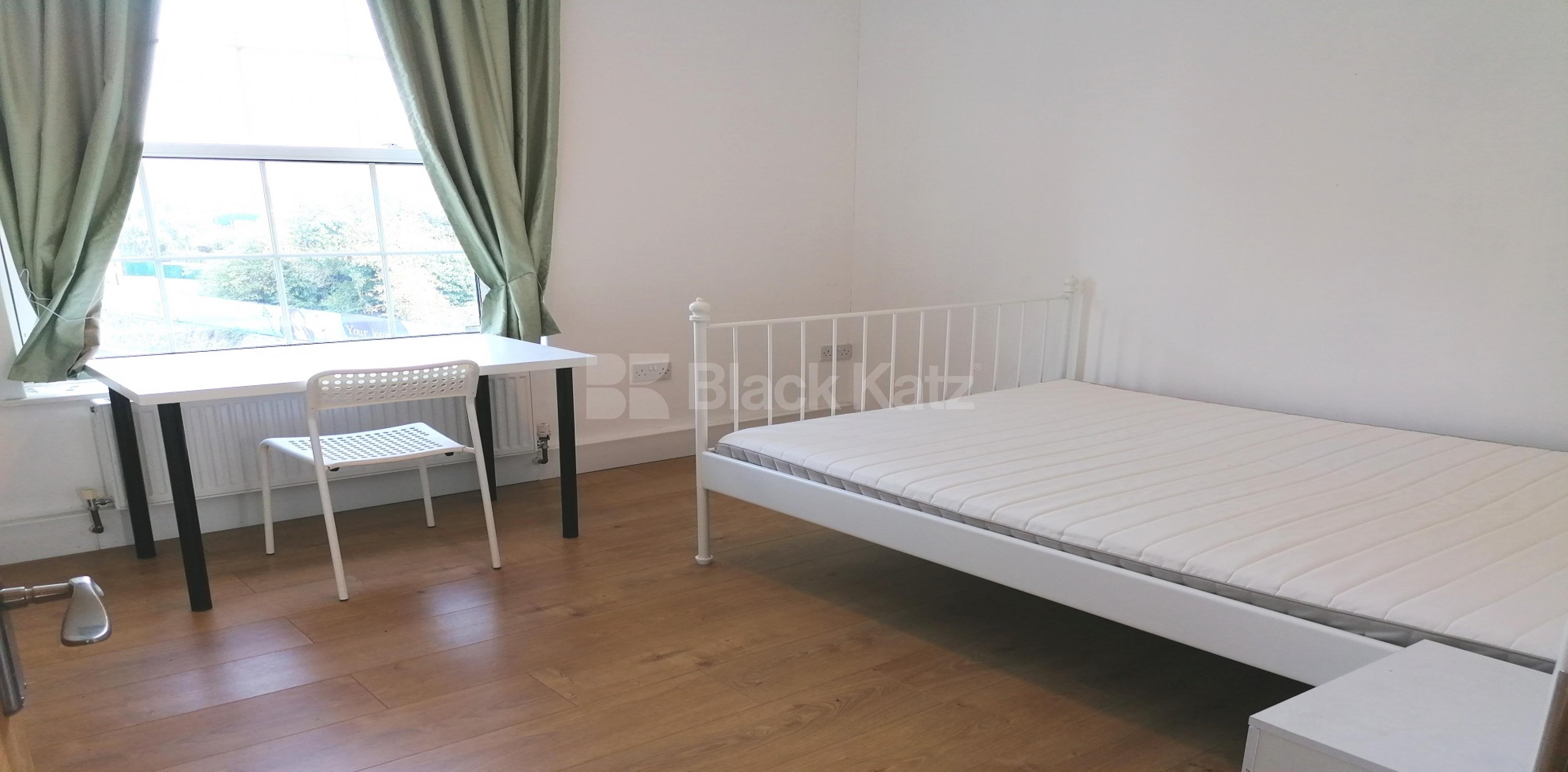 			LET , 2 Bedroom, 1 bath, 1 reception Apartment			 Harper Road , Borough/Elephant and Castle SE1
