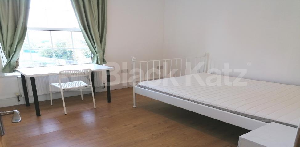 			LET , 2 Bedroom, 1 bath, 1 reception Apartment			 Harper Road , Borough/Elephant and Castle