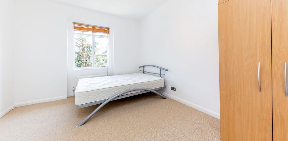 			3 Bedroom, 1 bath, 1 reception Apartment			 Stratford Villas, CAMDEN