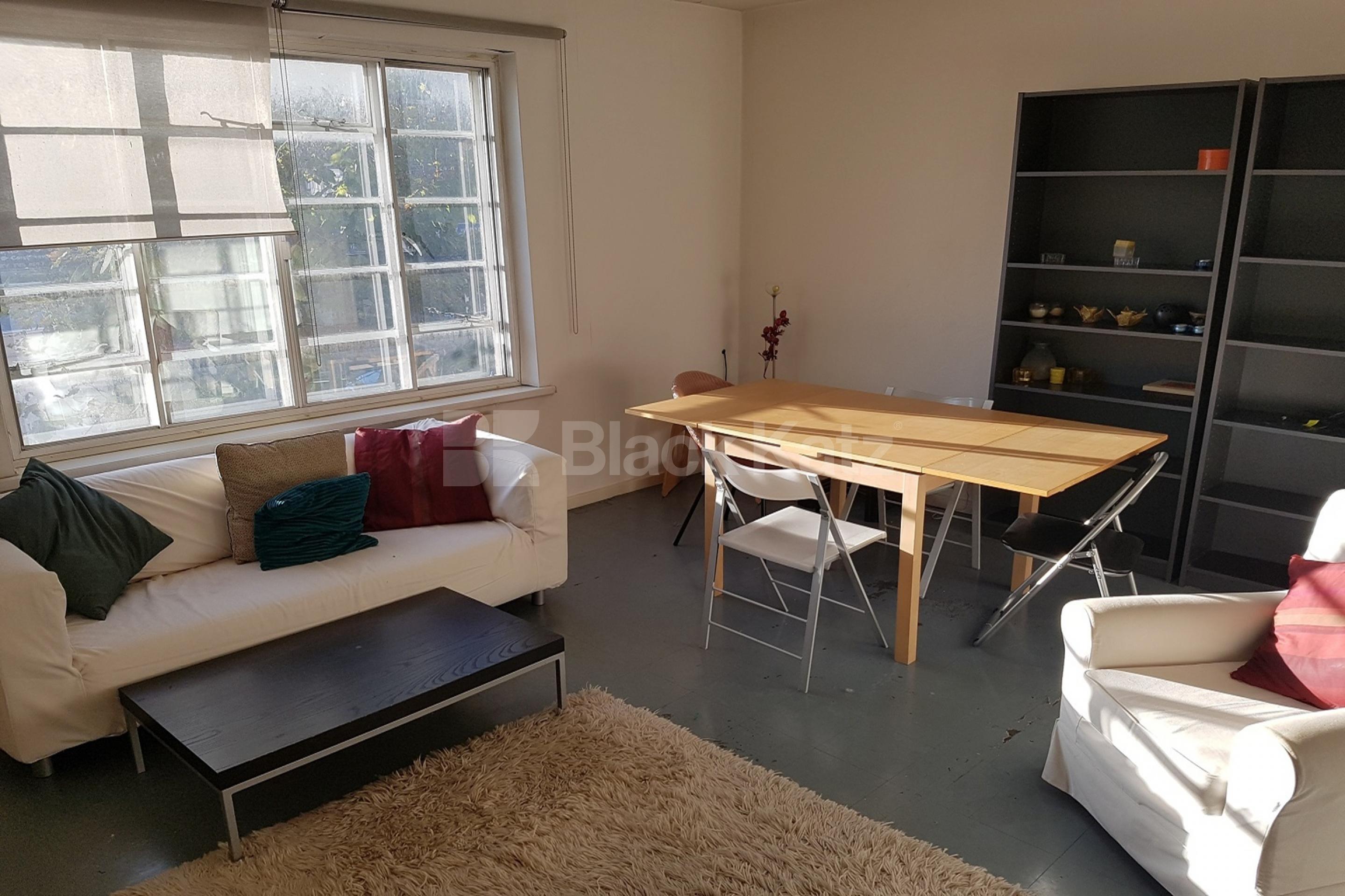 Stylish  Hendre Road, Elephant and Castle  SE1