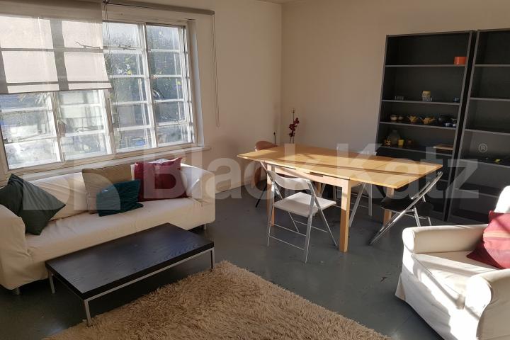 Stylish  Hendre Road, Elephant and Castle 