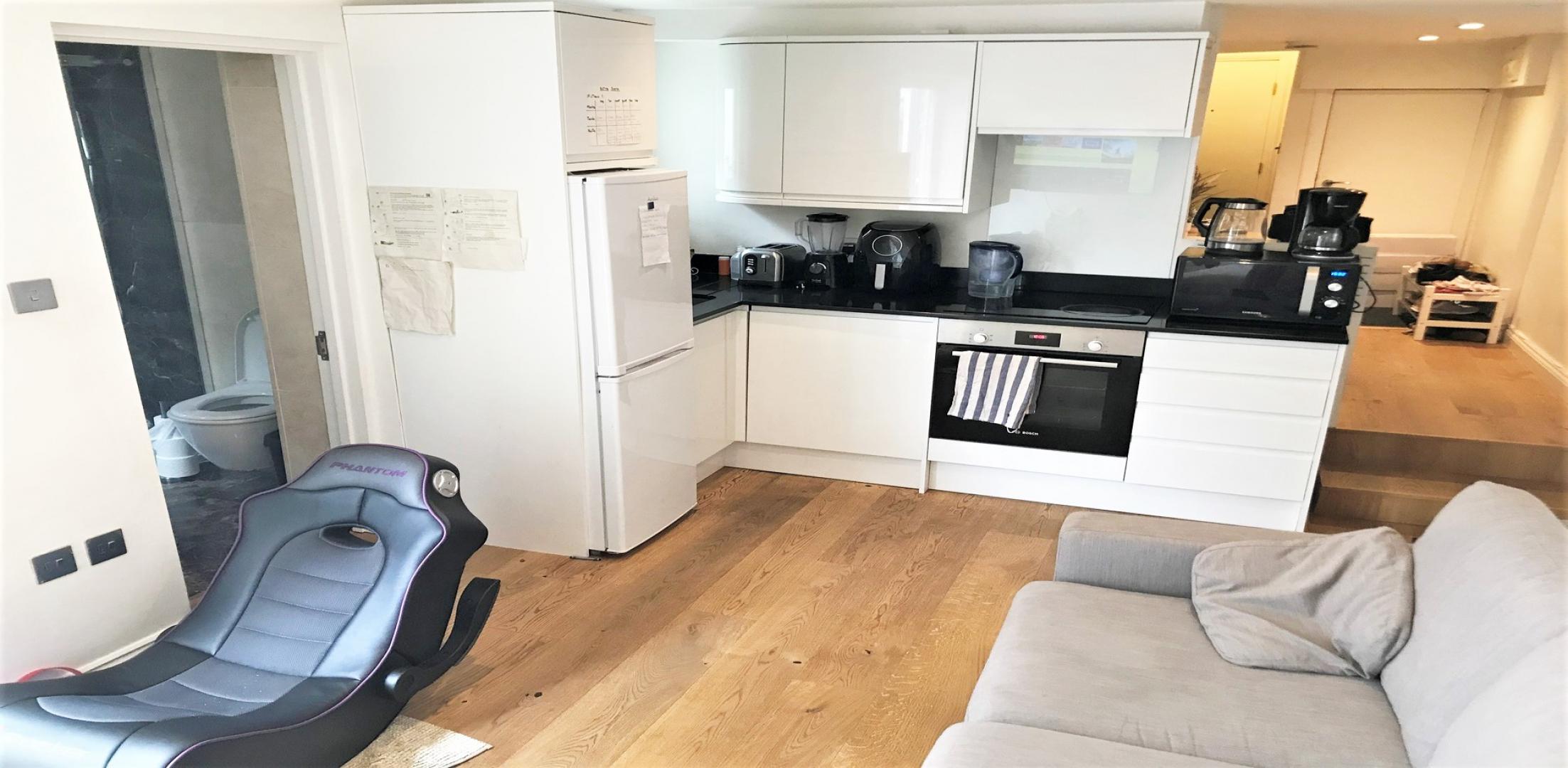 			PRIVATE GARDEN, 1 Bedroom, 1 bath, 1 reception Ground Floor Flat			 Agamemnon Road, WEST HAMPSTEAD