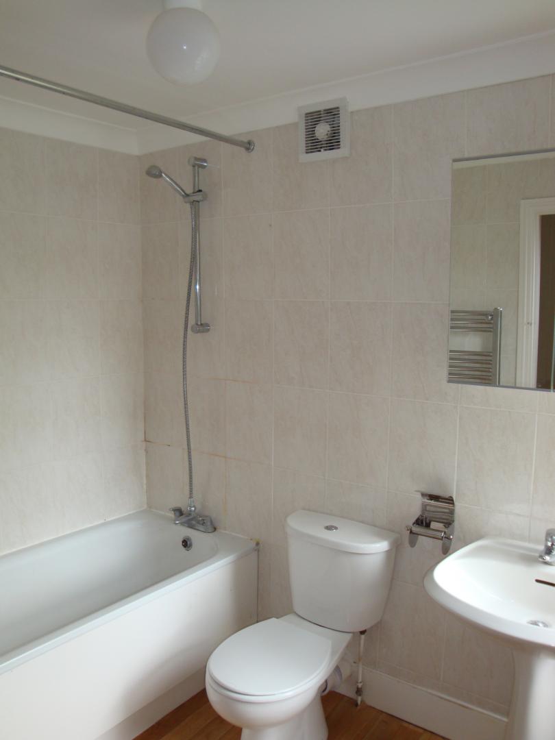 			4 Bedroom, 1 bath, 1 reception House			 Huddlestone Road, WILLESDEN GREEN