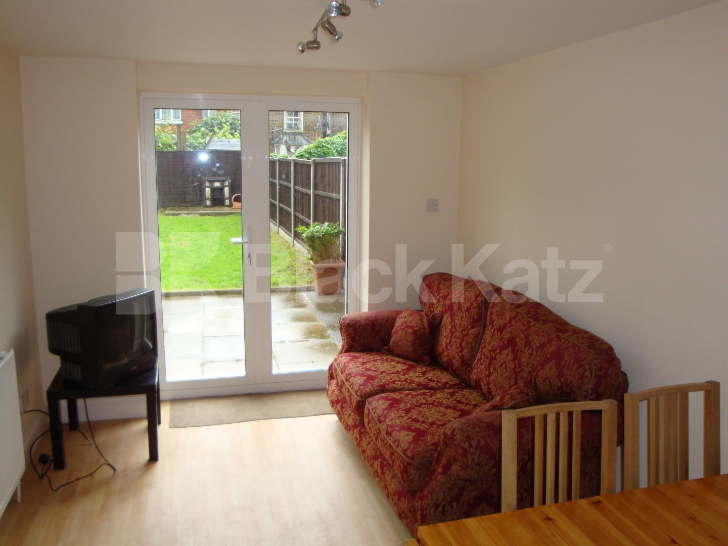 Majestically grand 4 Bedroom, Furnished House in Huddlestone Road NW2