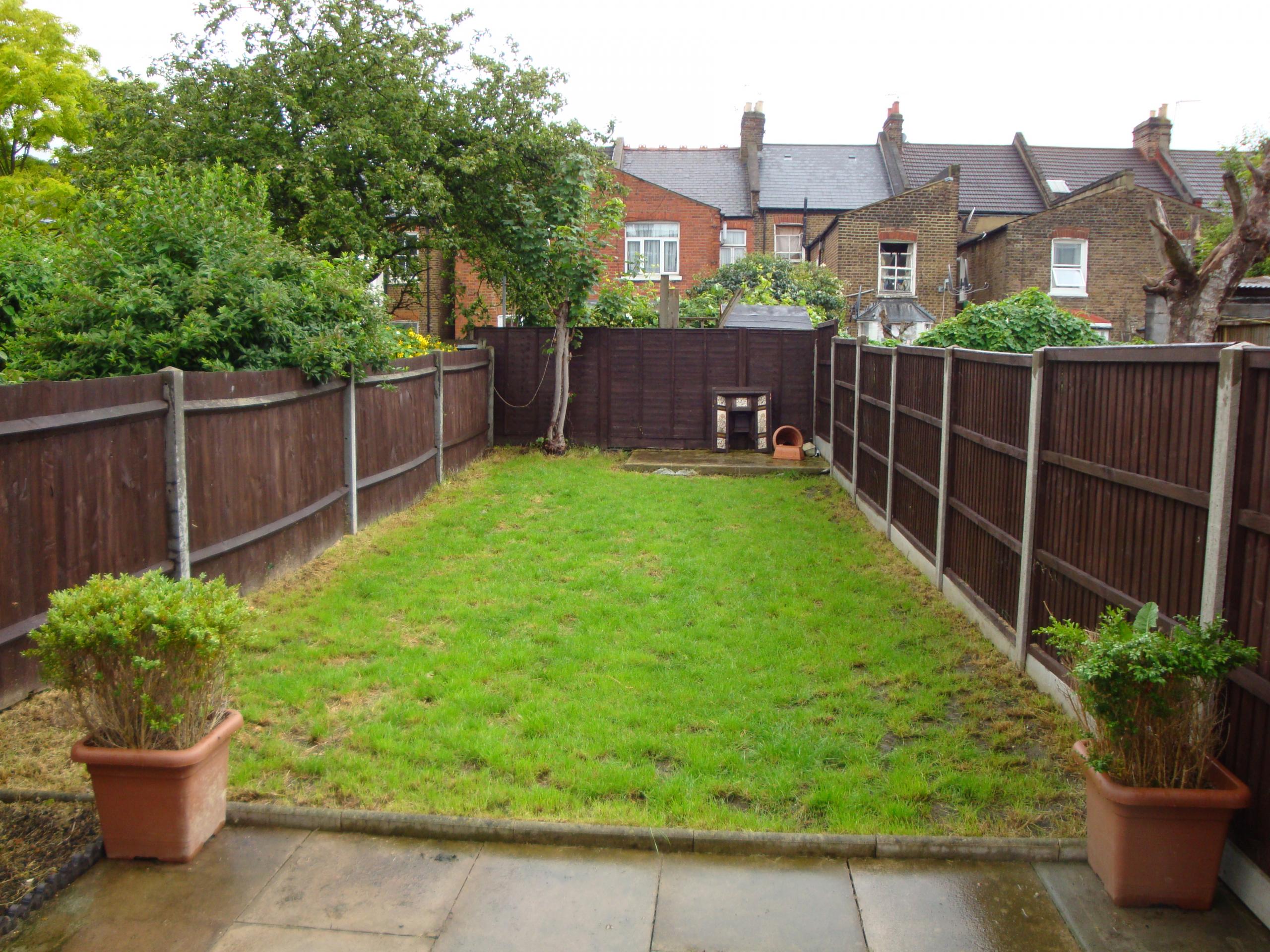 			4 Bedroom, 1 bath, 1 reception House			 Huddlestone Road, WILLESDEN GREEN NW2