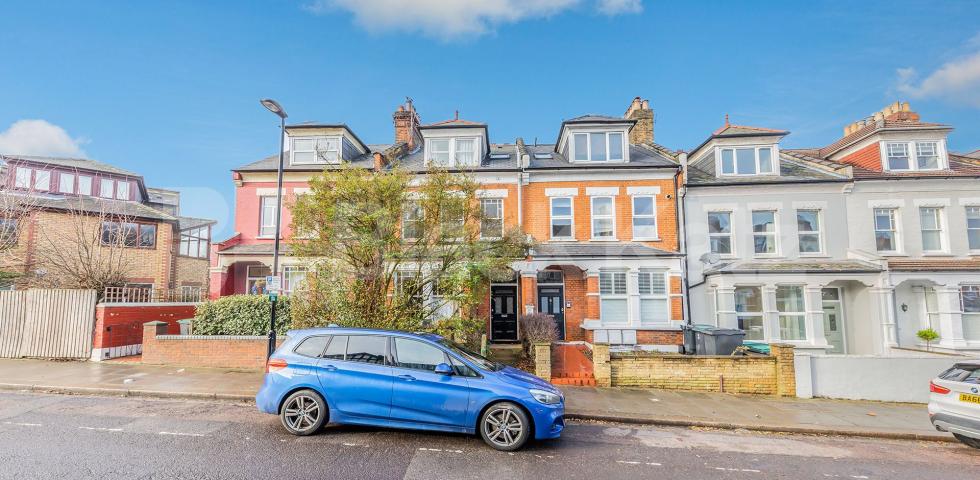 			NEW INSTRUCTION!, 2 Bedroom, 1 bath, 1 reception Flat			 Glebe Road, Crouch End