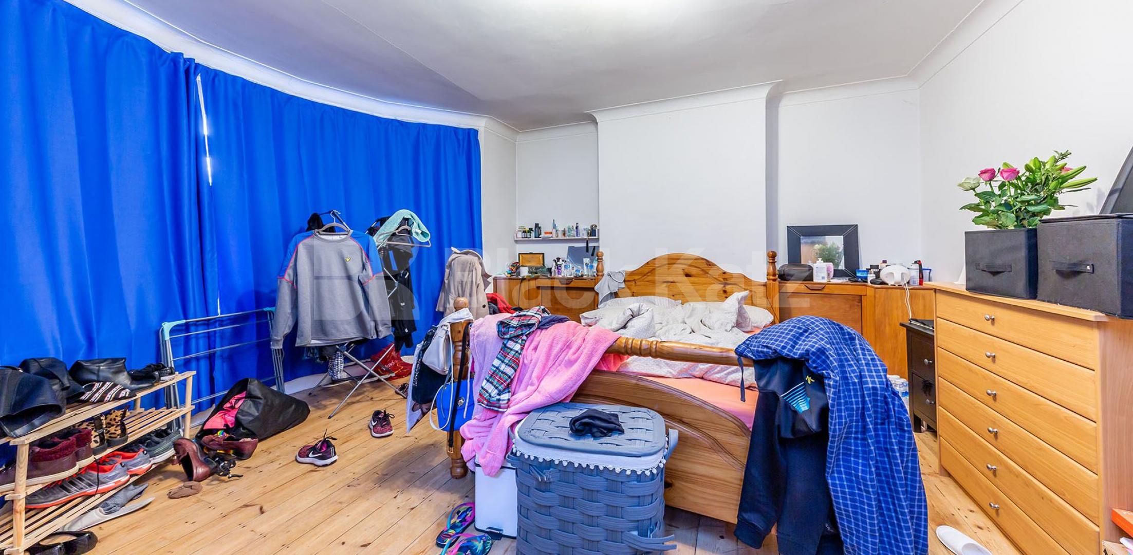 			3 Bedroom, 1 bath, 1 reception House			 Netherlands Road, East Barnet Village / Oakleigh Park