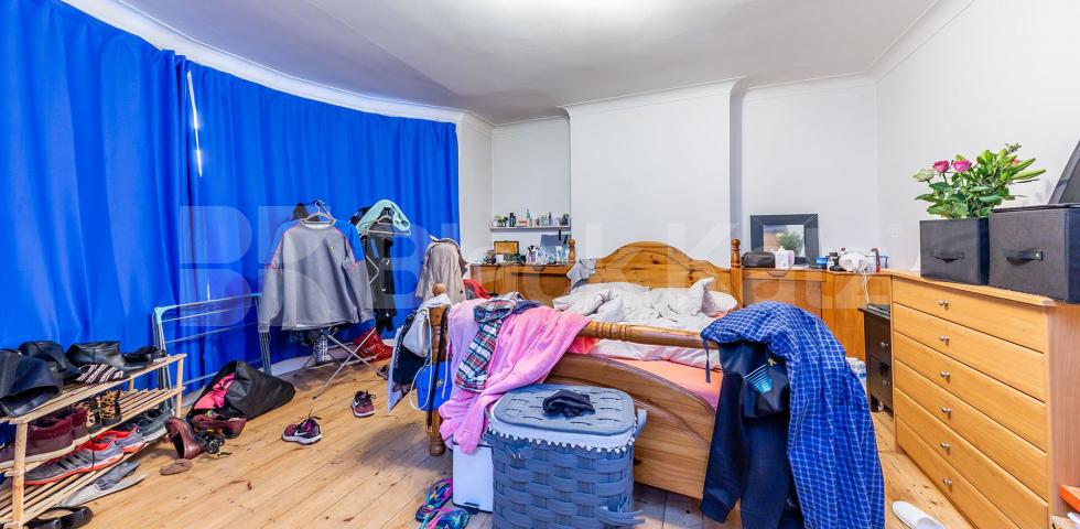 			3 Bedroom, 1 bath, 1 reception House			 Netherlands Road, East Barnet Village / Oakleigh Park