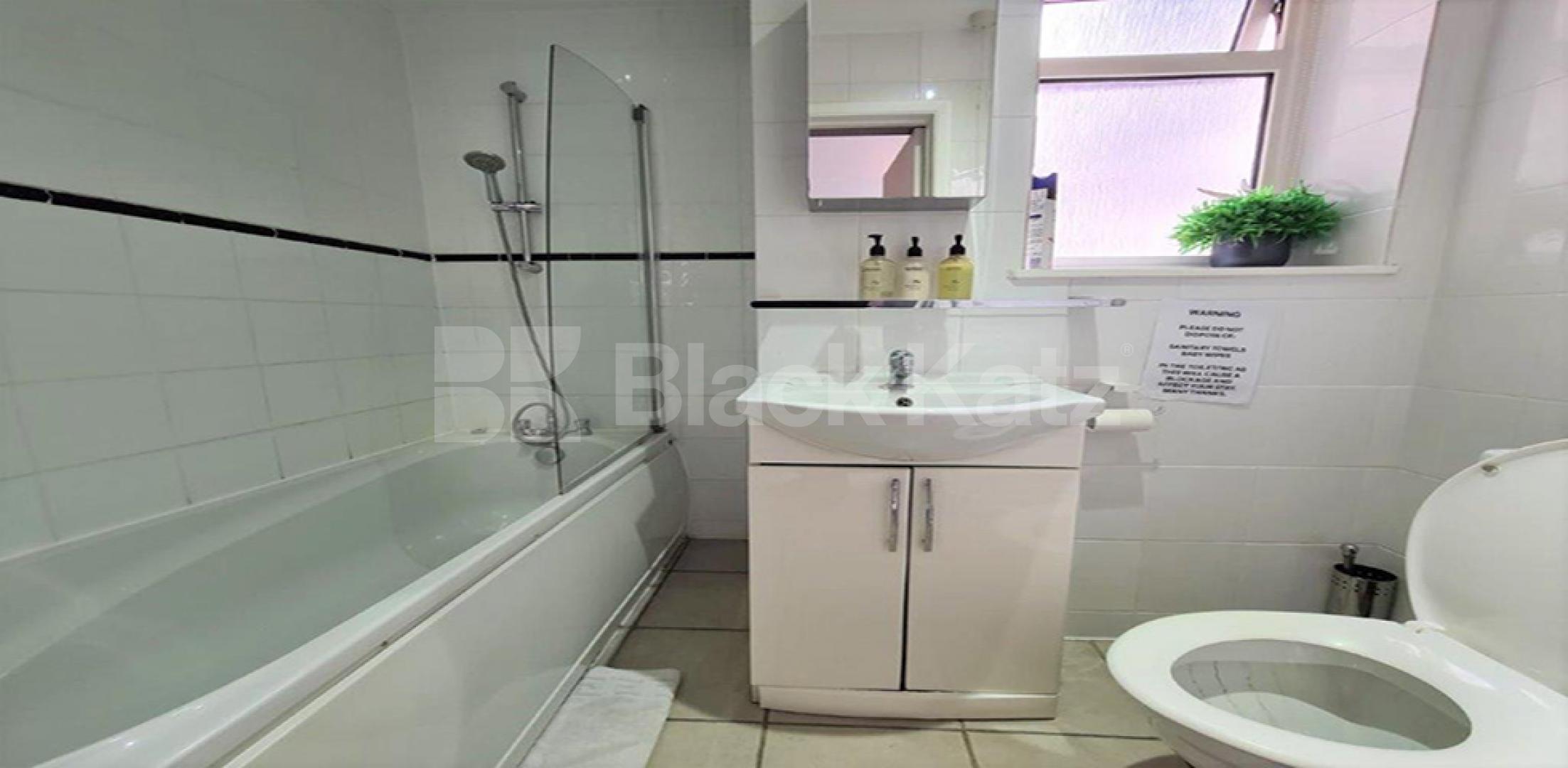 Fantastic one bed flats located within mins to Camden Tube & Regents Park Inverness Street, Camden Town