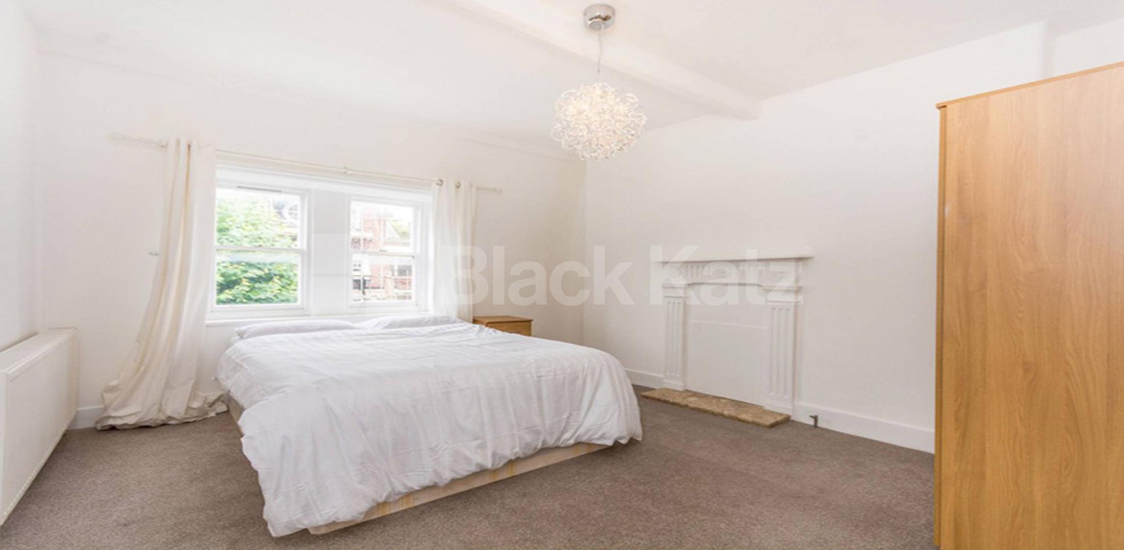 			2 Bedroom, 1 bath, 1 reception Flat			 Gilbert Street, Bond Street