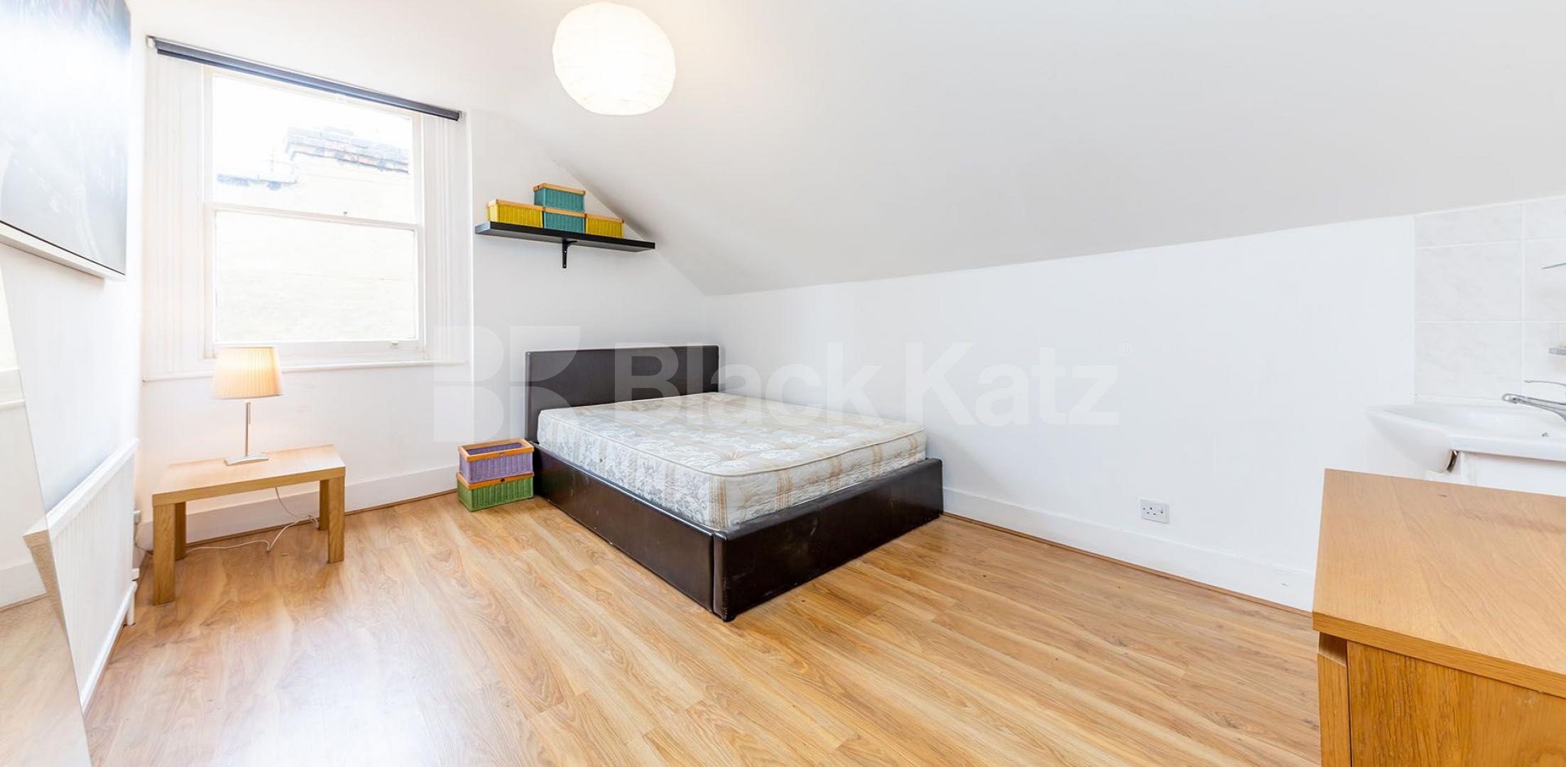 			3 Bedroom, 1 bath, 1 reception Flat			 Muswell Avenue, Muswell Hill