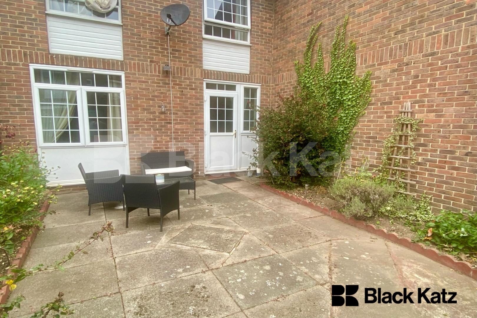 Spacious split level house with parking & charming patio garden Garratt Lane, Earlsfield