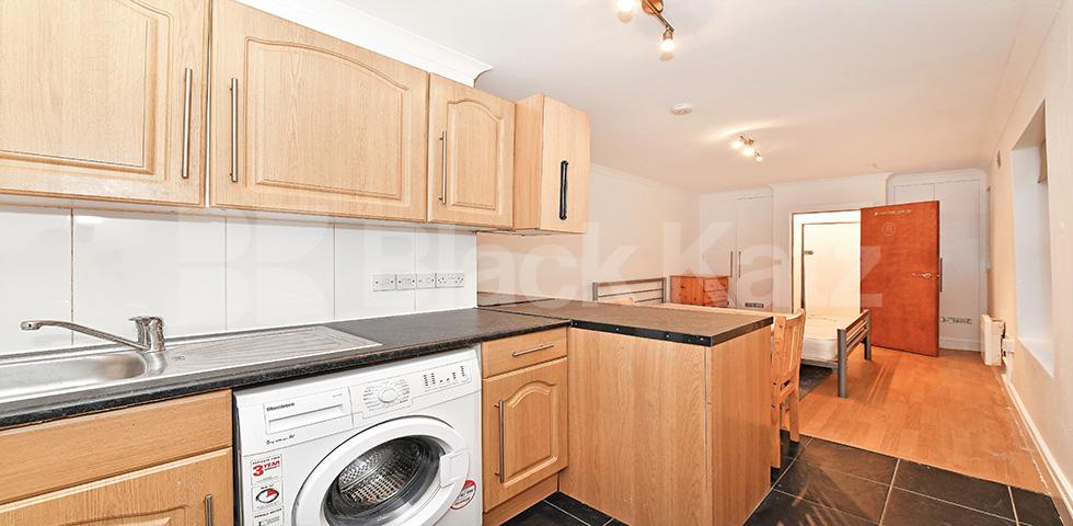 			Studio Apartment, 1 bath, 1 reception Flat			 Hornsey High Street , Crouch End / Hornsey