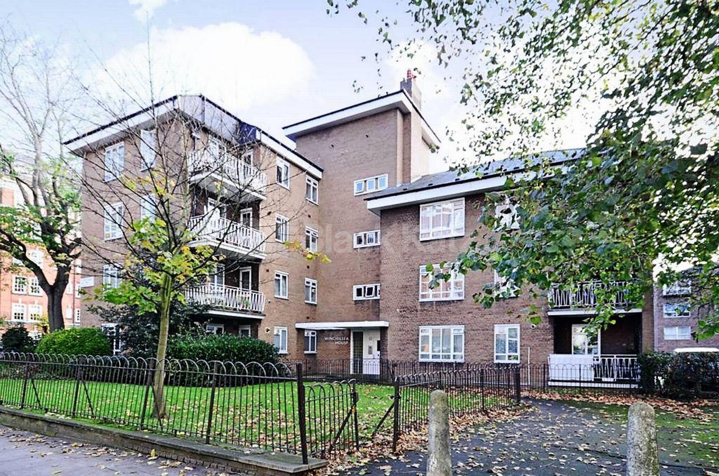 Spacious one double bedroom in great location St Johns Wood Road , St Johns Wood NW8