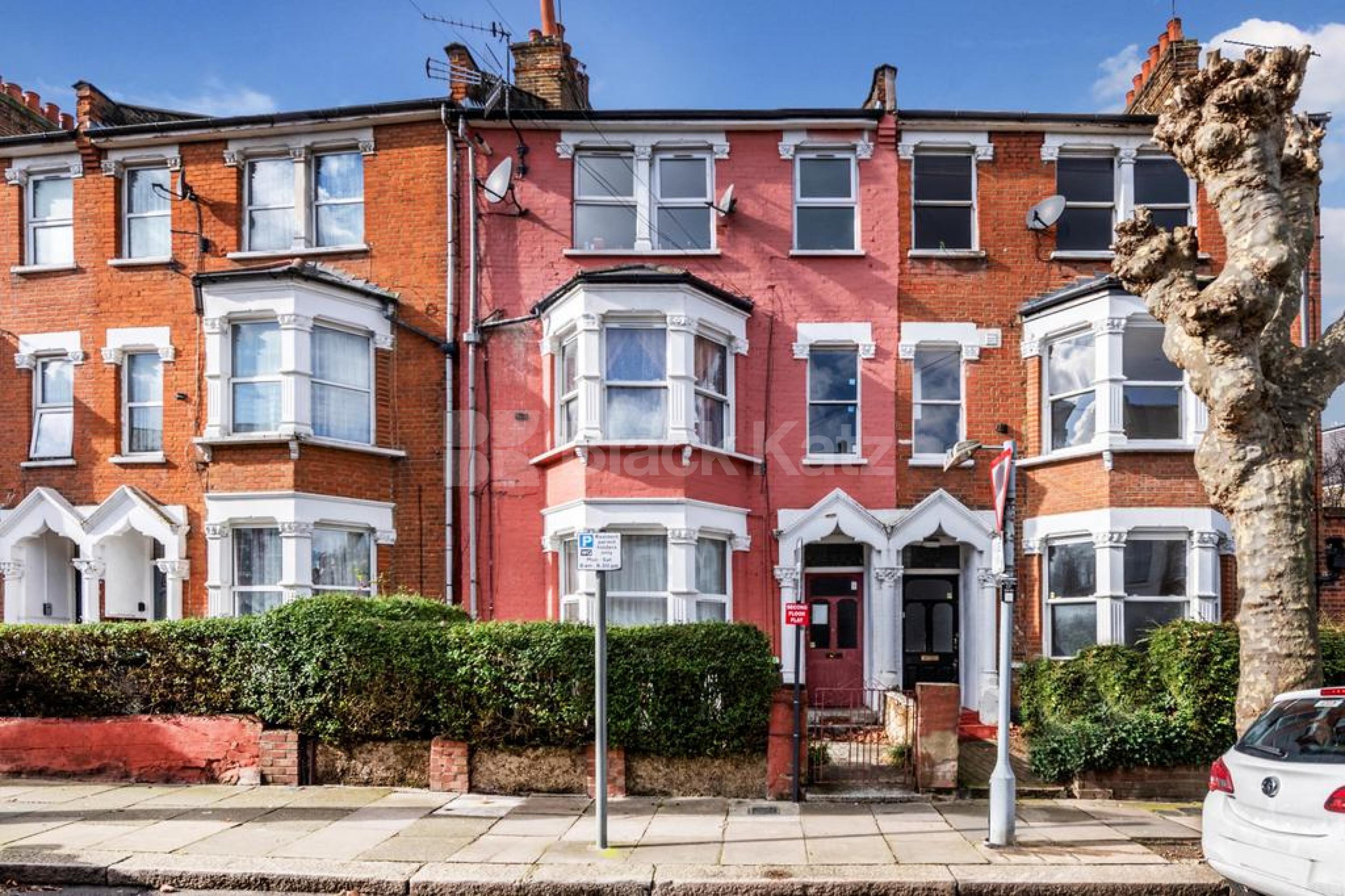			3 Bedroom, 1 bath, 1 reception Maisonette			 Carlingford Road, Turnpike Lane N15