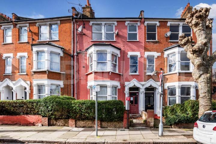 			3 Bedroom, 1 bath, 1 reception Maisonette			 Carlingford Road, Turnpike Lane