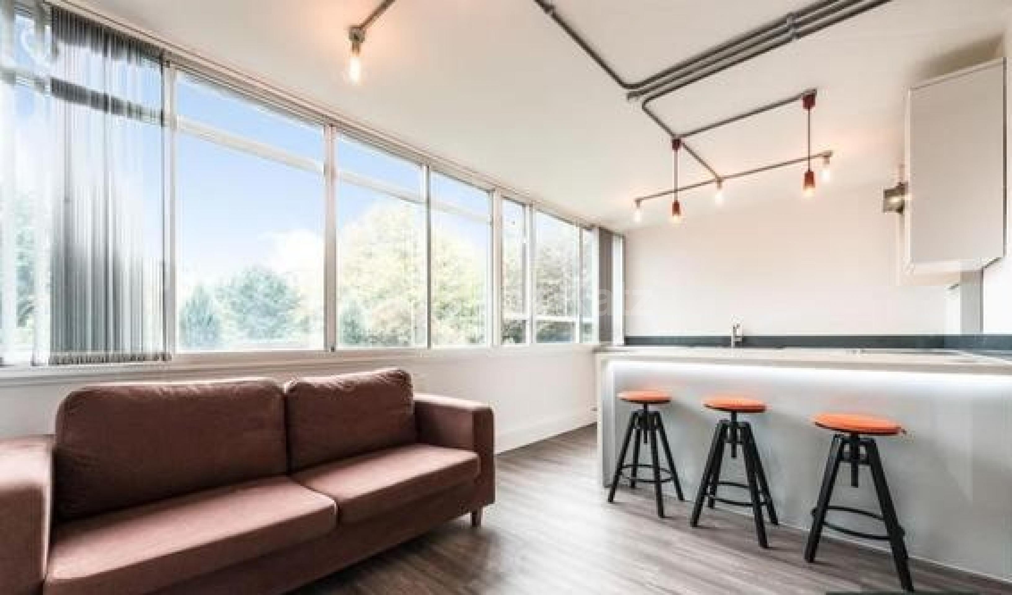 			AMAZING STUDIO WITH CAR PARK SPACE! , Studio Apartment, 1 bath, 1 reception Flat			 Romney Court, Haverstock Hill, HAMPSTEAD / BELSIZE PARK NW3