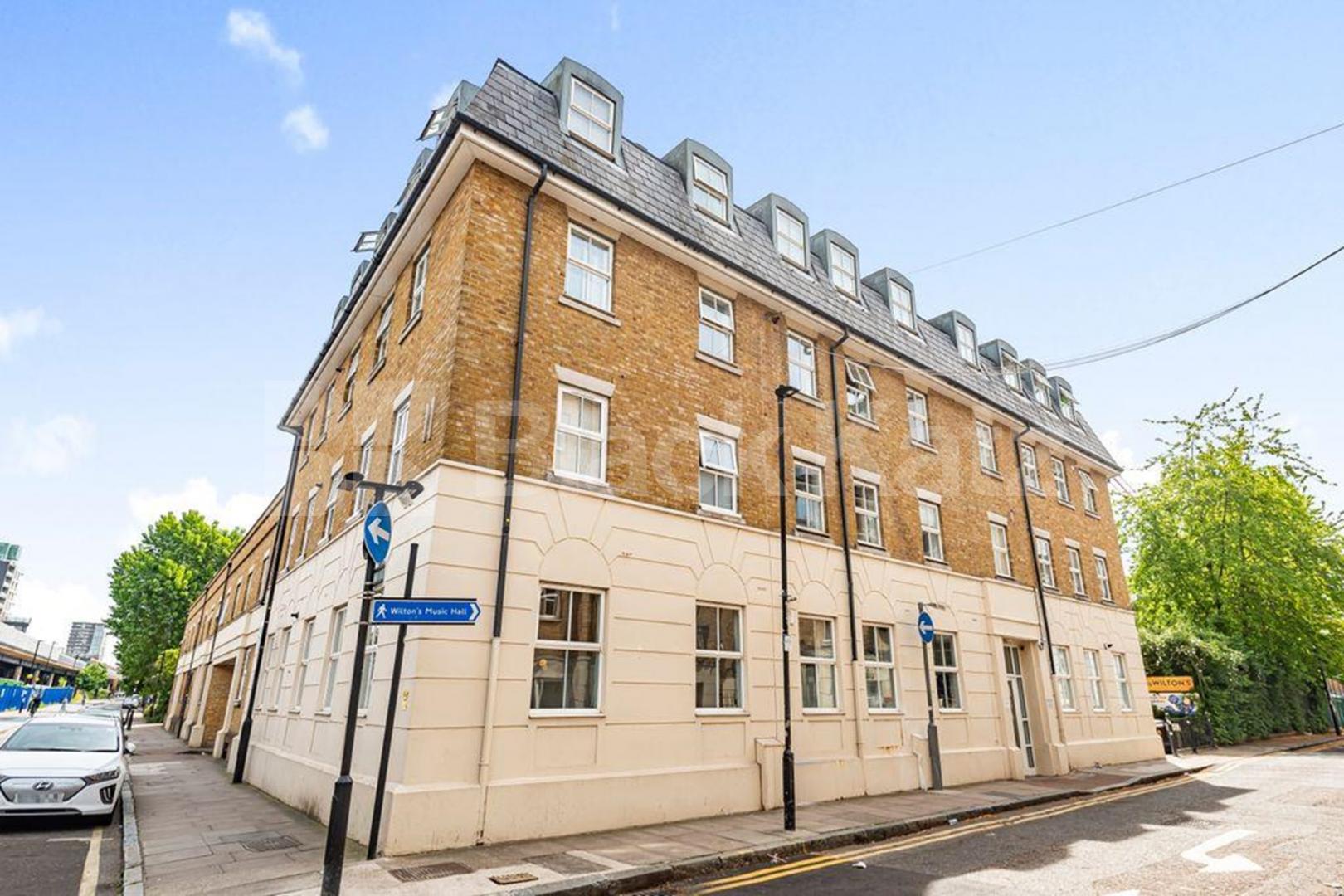 Superbly located & larger than average Sapphire Court Ensign Street   , Tower Hill