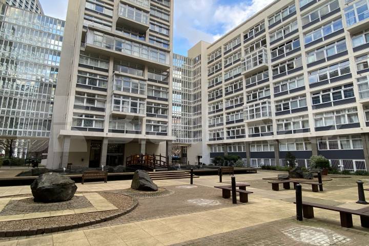 Includes concierge, pool, gym & water rates  Metro Central Heights, Newington Causeway, Elephant & Castle
