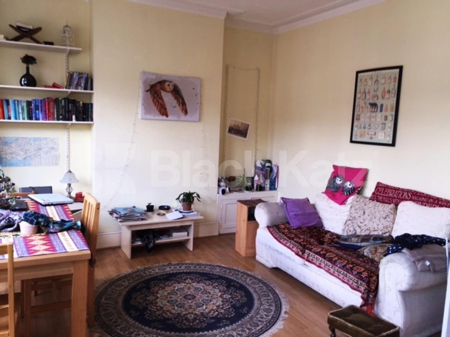 			2 Bedroom, 1 bath, 1 reception Flat			 Allison Road, TURNPIKE LANE N8