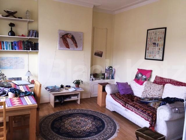 			2 Bedroom, 1 bath, 1 reception Flat			 Allison Road, TURNPIKE LANE N8