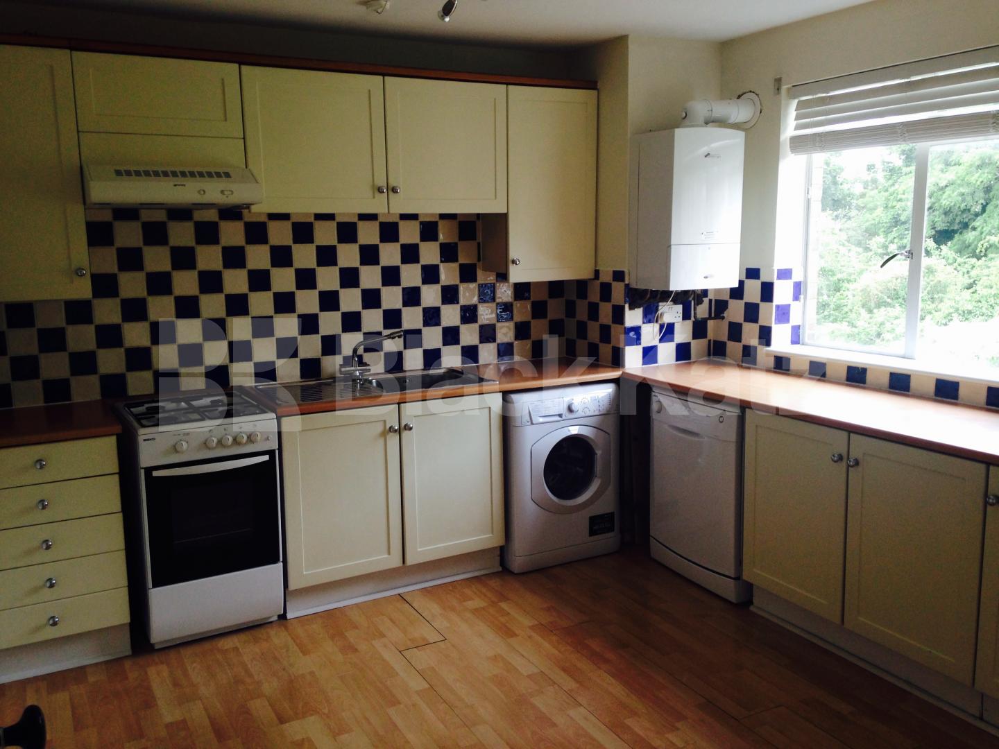			LET, 3 Bedroom, 1 bath, 1 reception Maisonette			 Ashchurch Terrace, Shepherds Bush