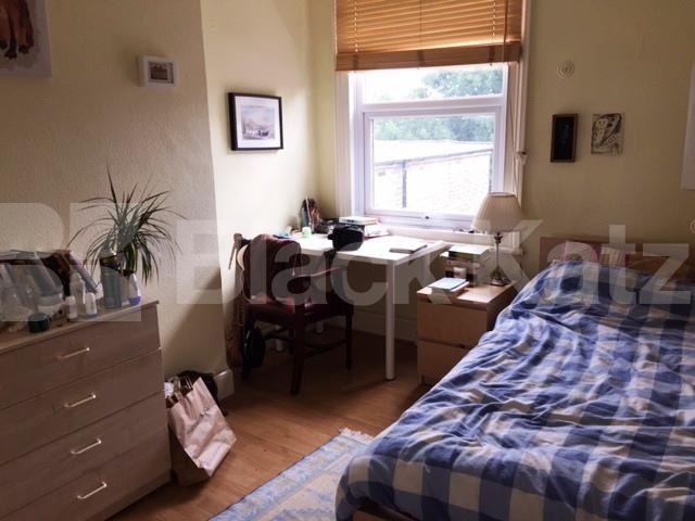 			2 Bedroom, 1 bath, 1 reception Flat			 Allison Road, TURNPIKE LANE N8