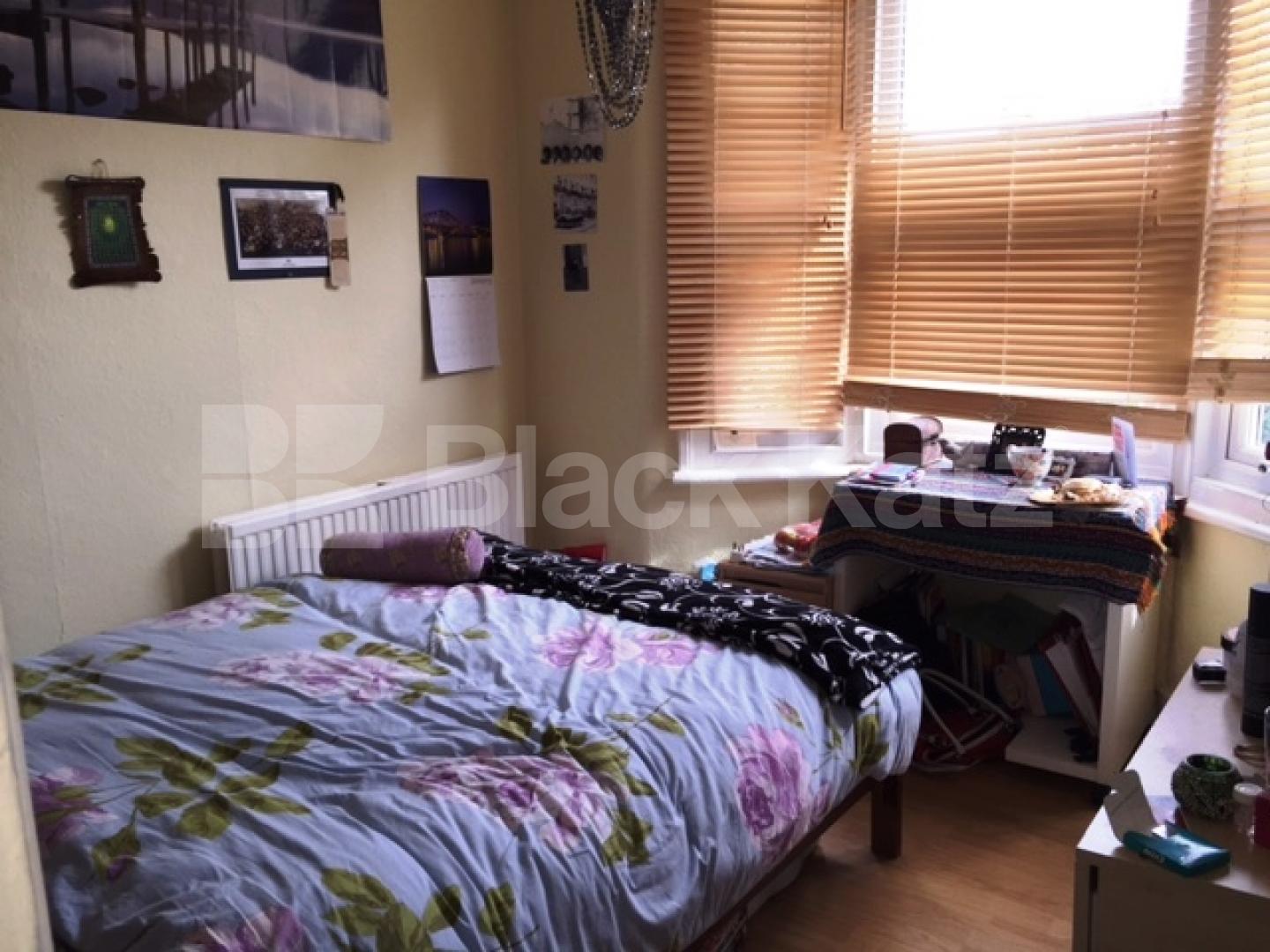 			2 Bedroom, 1 bath, 1 reception Flat			 Allison Road, TURNPIKE LANE N8