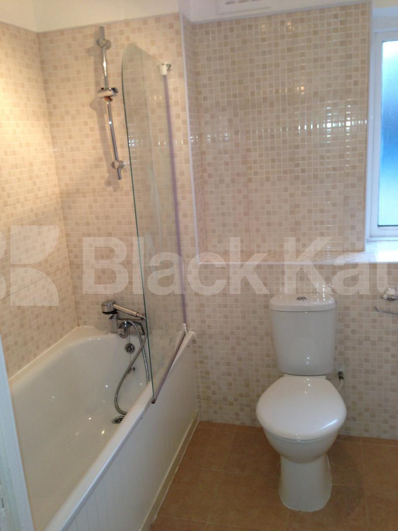 			New instruction!, 1 Bedroom, 1 bath, 1 reception Flat			 Tiber Gardens, KINGS CROSS