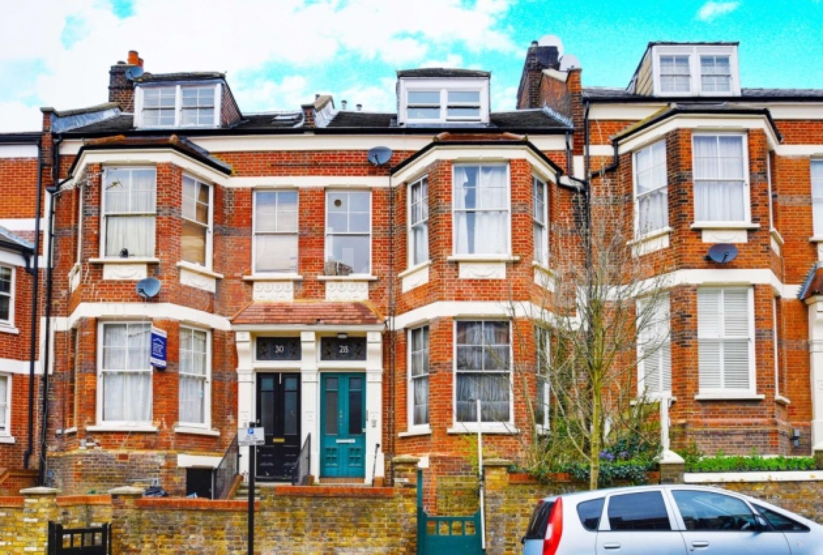 			FANTASTIC TWO BED MINS TO BROADWAY!, 2 Bedroom, 1 bath, 1 reception Flat			 Hornsey Rise Gardens, ARCHWAY / CROUCH END