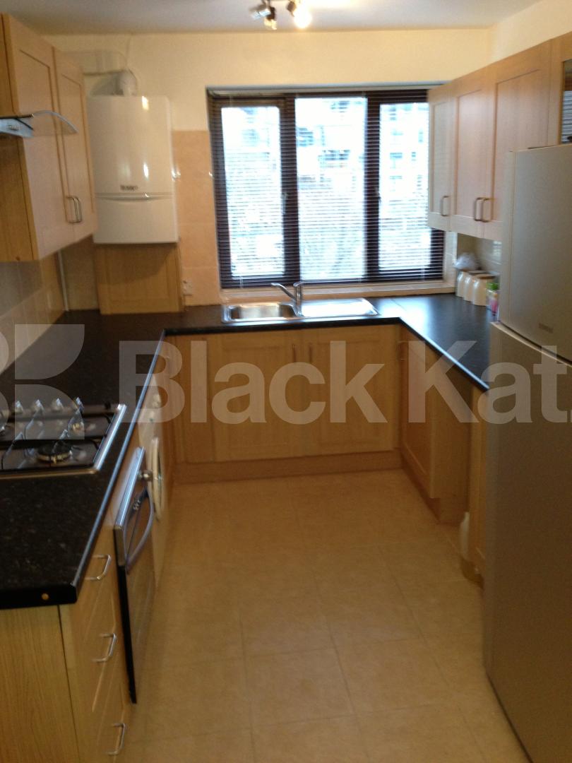 			New instruction!, 1 Bedroom, 1 bath, 1 reception Flat			 Tiber Gardens, KINGS CROSS